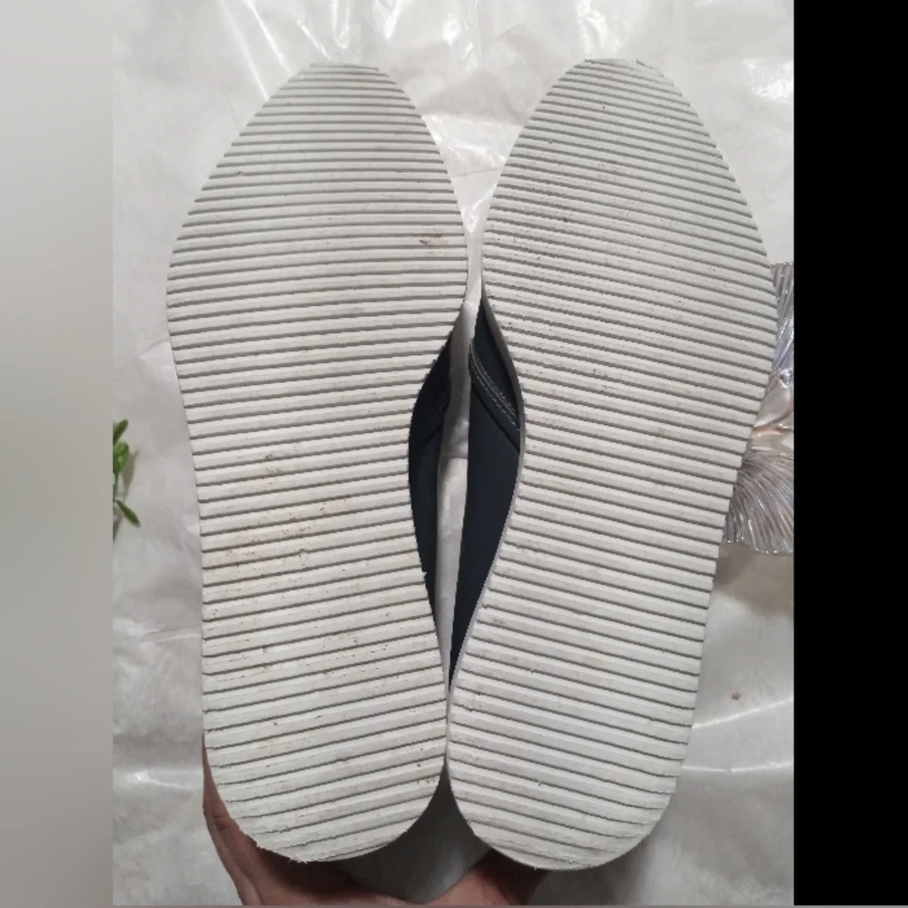 Everlane Blue and White Slip-On Loafers
